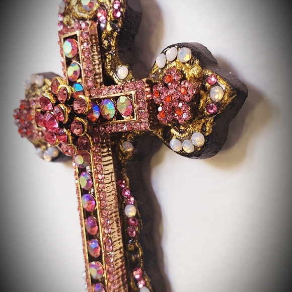 Pretty pink wall cross one-of-a-kind Swarovski crystals handmade - Picture 2 of 5